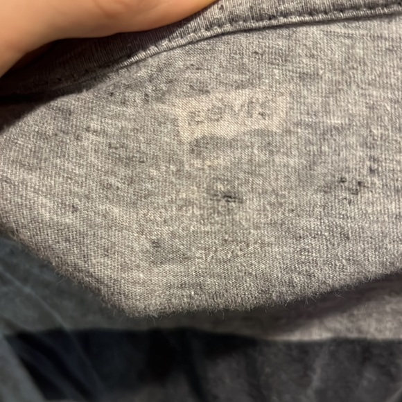 Levi’s grey tshirt - S - Picture 3 of 4